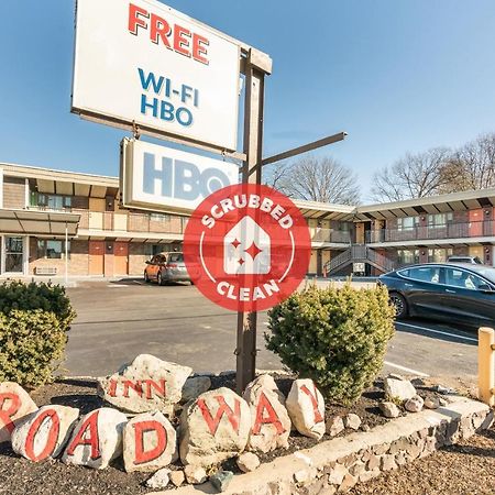 Oyo Hotel Malden Ma Broadway Exterior photo